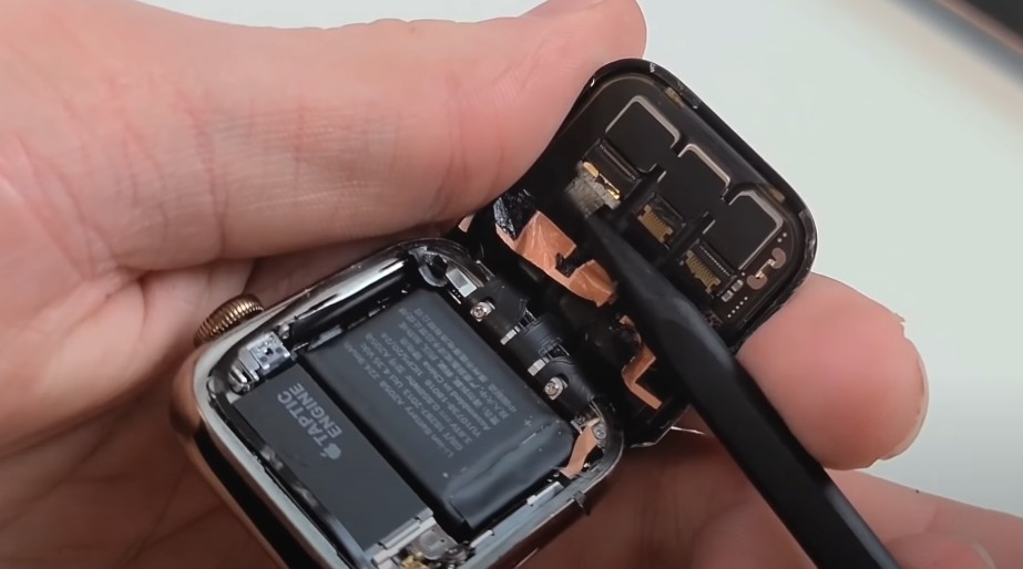 Замена дисплея Apple Watch 4