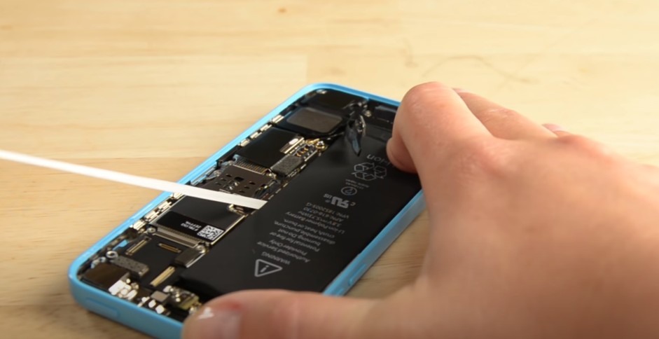 Замена аккумулятора iPhone 5c